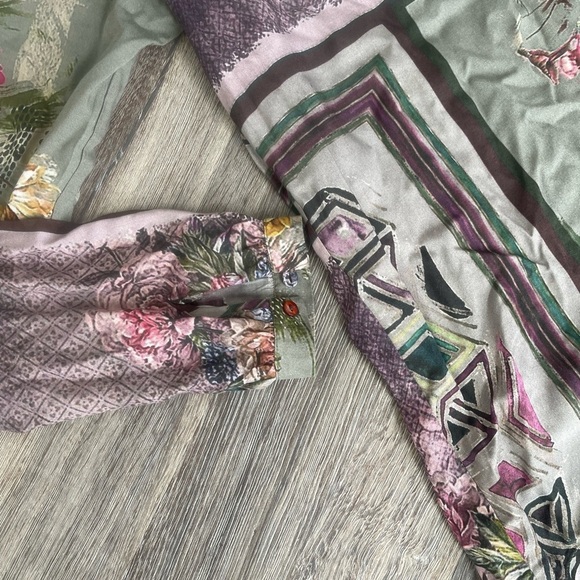 Tolani Collection | Patchwork Printed Tunic Blouse Artsy European - Picture 3 of 7